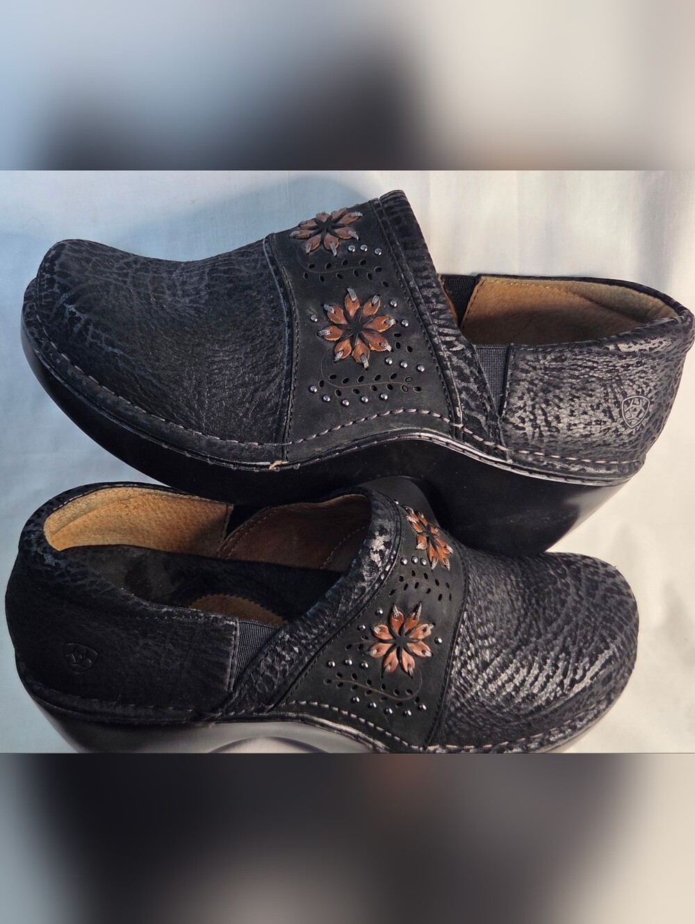 Ariat Bella Black Leather Slip-On Comfort Clogs Floral Embellishments Sz 10B - Picture 5 of 14